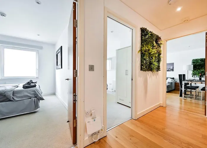 Luxury 3 Bed Next Victoria Station